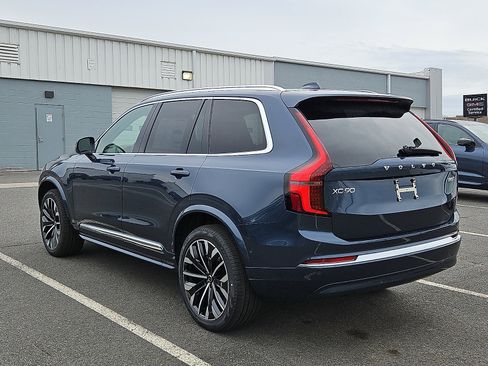 New 2026 Volvo XC90 B5 Plus image 4