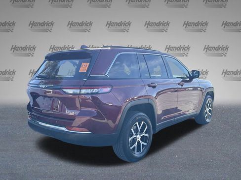 Used 2025 Jeep Grand Cherokee Limited image 17