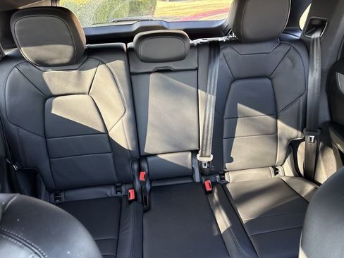 Used 2024 Porsche Cayenne image 25