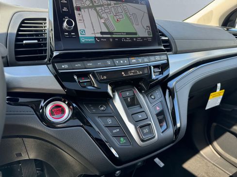 New 2026 Honda Odyssey Touring image 16