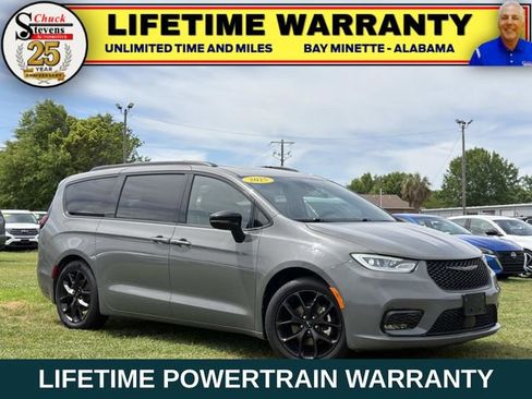 Used 2025 Chrysler Pacifica Limited FWD image 1