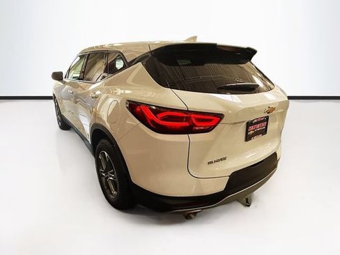 Used 2024 Chevrolet Blazer LT FWD image 8