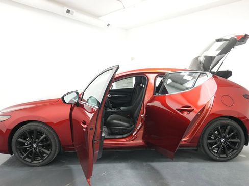 New 2026 MAZDA MAZDA3 2.5 S Hatchback w/ Premium Pkg FWD image 24