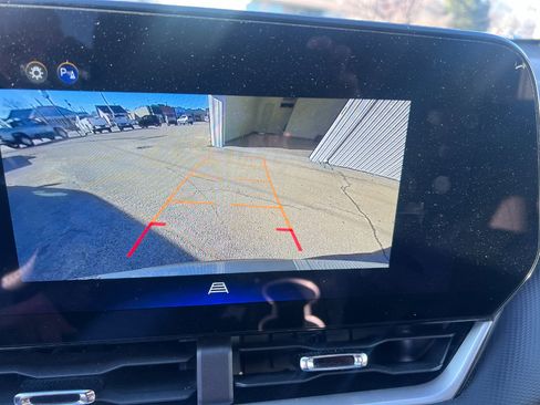 Used 2025 Chevrolet Equinox LT image 58