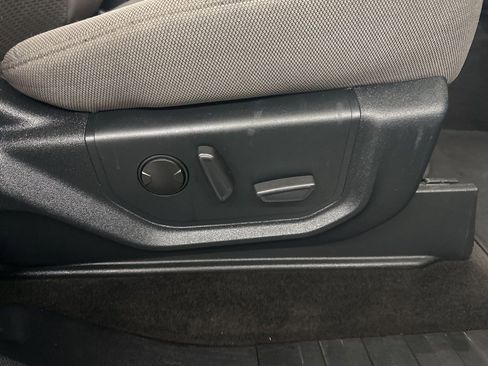 Used 2020 Ford F150 XLT w/ Equipment Group 302A Luxury AWD/4WD image 38