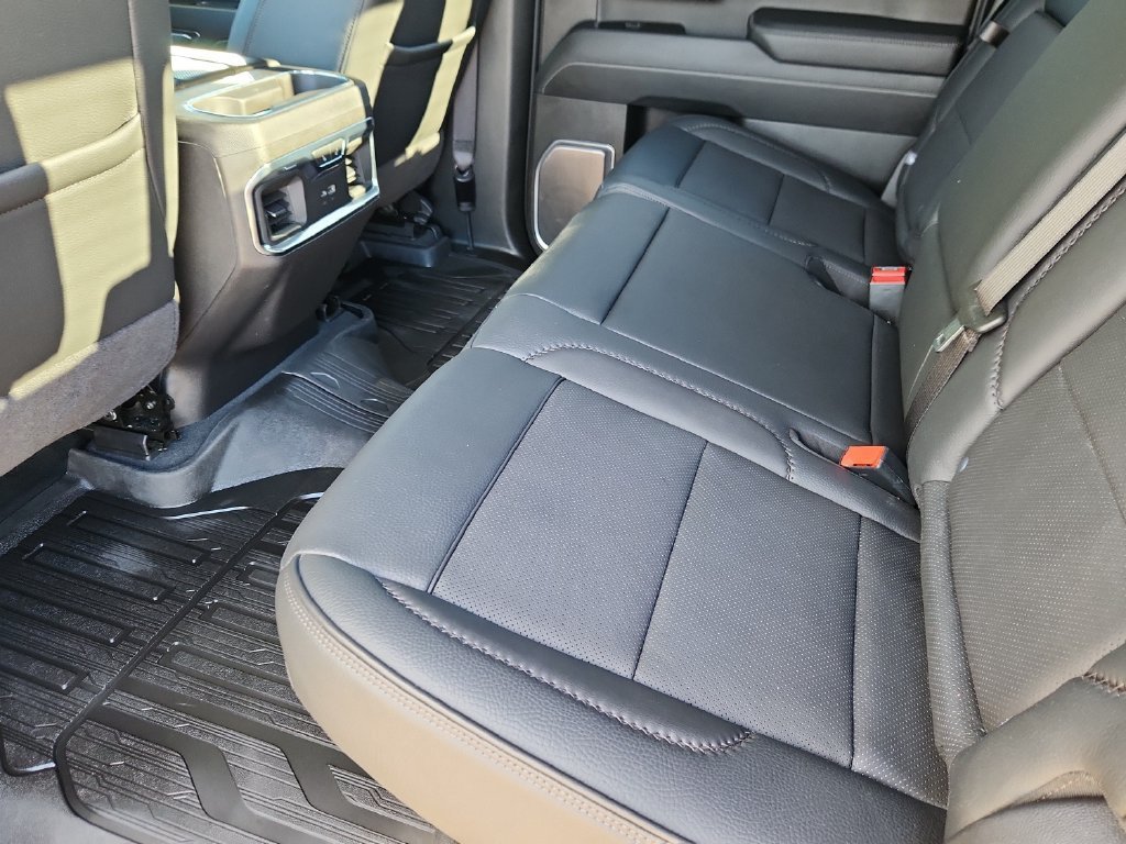 Used 2025 GMC Sierra 1500 Denali w/ Denali Reserve Package AWD/4WD image 10