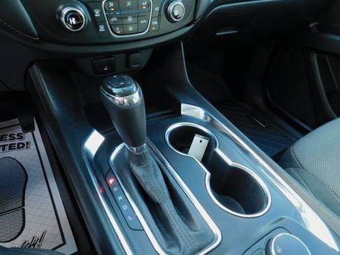 Used 2020 Chevrolet Traverse LS image 31