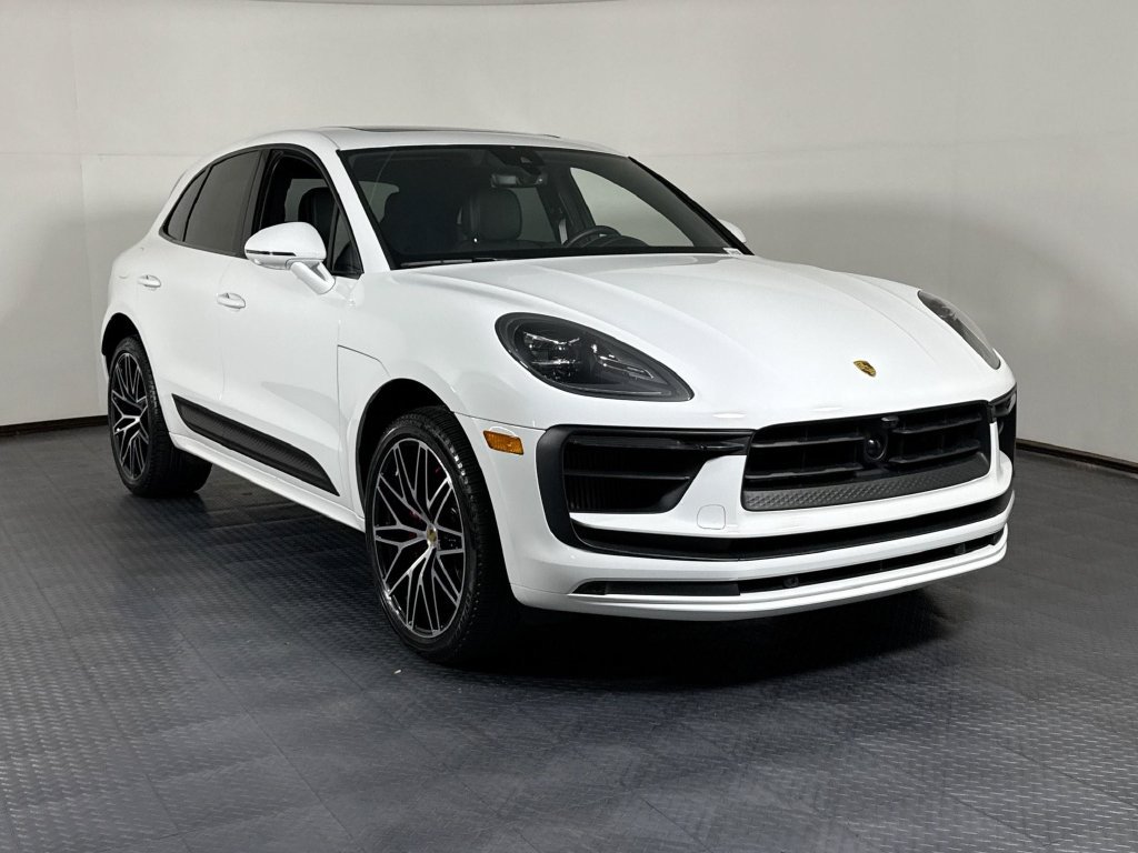 Certified 2026 Porsche Macan S AWD/4WD image 9