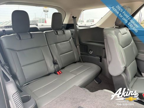 Used 2025 Ford Explorer Active w/ Active Comfort Package AWD/4WD image 23