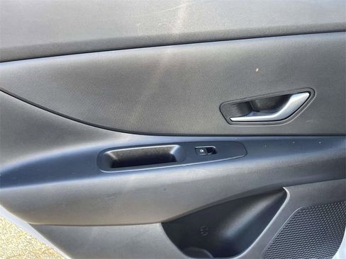 Certified 2024 Hyundai Elantra SEL image 9