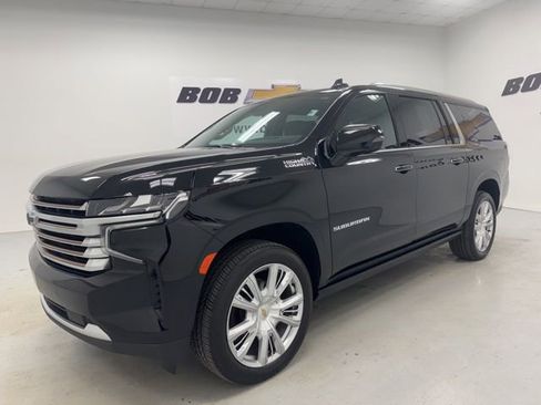 Used 2024 Chevrolet Suburban High Country AWD/4WD image 1