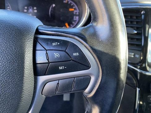 Certified 2021 Jeep Grand Cherokee Laredo X image 17