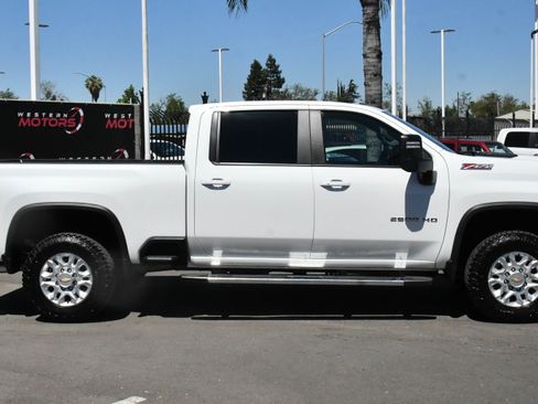 Used 2025 Chevrolet Silverado 2500 LT image 9