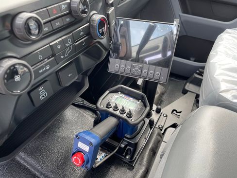 New 2025 Ford F550 4x4 Supercab Super Duty image 21