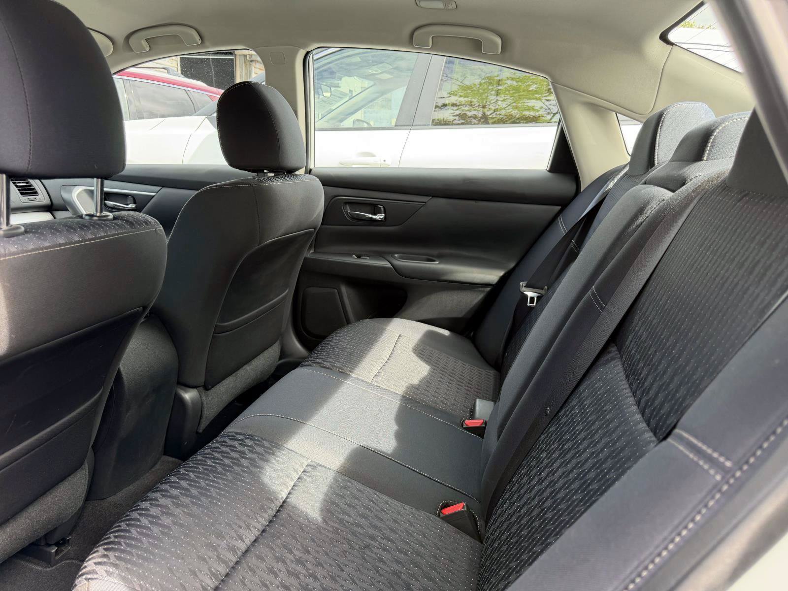 Used 2016 Nissan Altima 2.5 S w/ Power Driver Seat Package FWD image 10
