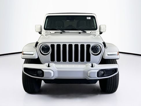 Used 2023 Jeep Wrangler Unlimited Sahara AWD/4WD image 2