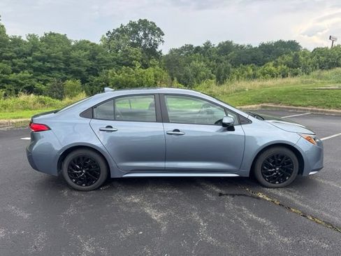 Used 2024 Toyota Corolla LE FWD image 2