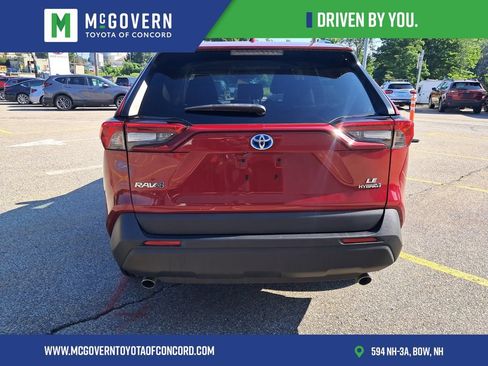 Used 2019 Toyota RAV4 LE AWD/4WD image 4