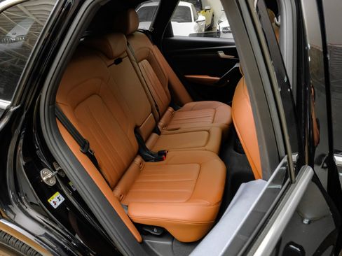 Used 2023 Audi Q5 2.0T Premium w/ Convenience Package AWD/4WD image 39