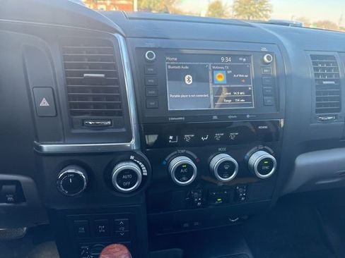 Used 2021 Toyota Sequoia Platinum image 16