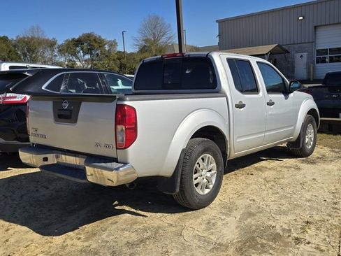 Used 2018 Nissan Frontier SV image 5