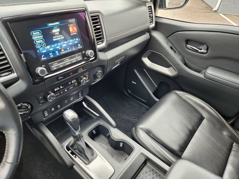 Certified 2024 Nissan Frontier SL w/ Technology Package AWD/4WD image 15