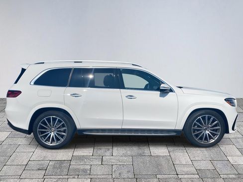 Used 2025 Mercedes-Benz GLS 580 4MATIC image 8