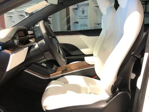 Used 2023 Tesla Model X image 20