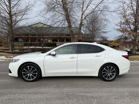 Used 2017 Acura TLX V6 SH-AWD w/ Advance Package image 2
