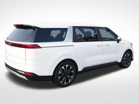 Used 2024 Kia Carnival EX FWD image 9
