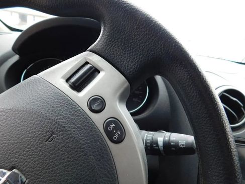 Used 2011 Nissan Rogue SV image 16