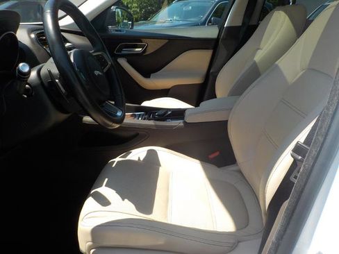 Used 2018 Jaguar F-PACE Prestige image 21