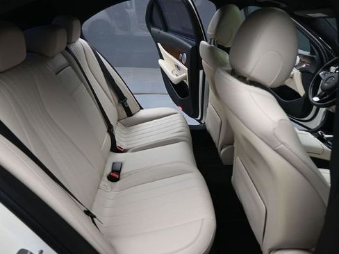 Used 2017 Mercedes-Benz E 300 4MATIC image 24