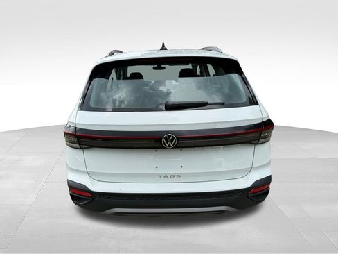 Used 2025 Volkswagen Taos S FWD image 5