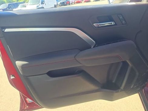 Used 2023 Chevrolet Colorado Z71 w/ Z71 Convenience Package 2 AWD/4WD image 13