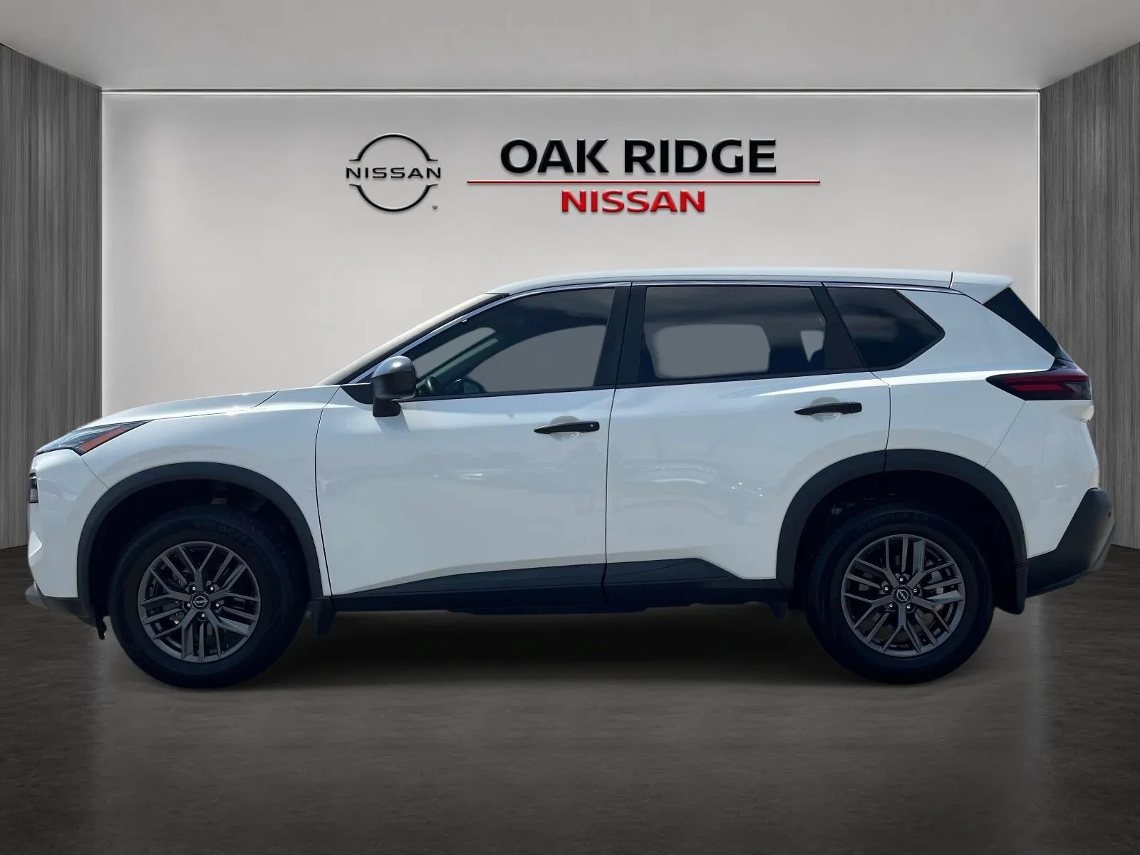 Used 2023 Nissan Rogue S FWD image 6