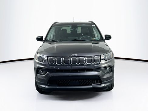 Used 2022 Jeep Compass Latitude AWD/4WD image 2
