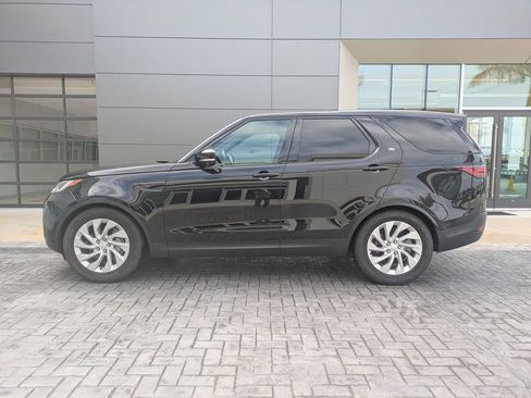Certified 2025 Land Rover Discovery S image 8