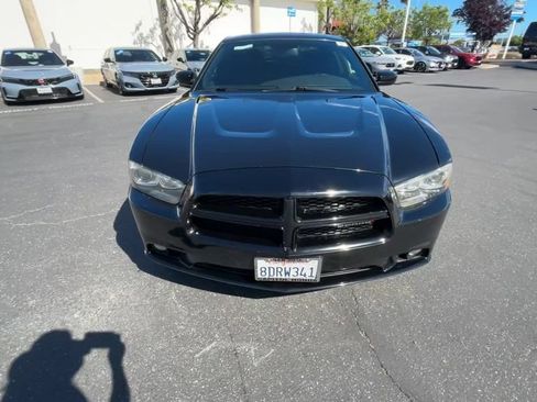 Used 2014 Dodge Charger R/T w/ Blacktop Package RWD image 3