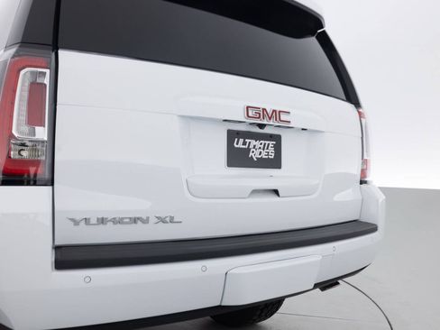 Used 2018 GMC Yukon XL SLT w/ Premium Edition AWD/4WD image 17