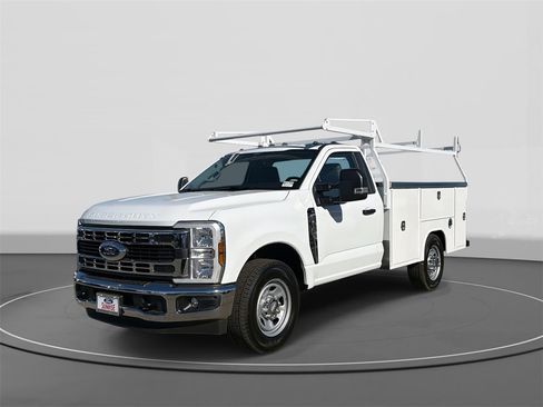 New 2026 Ford F350 XL w/ XL Chrome Package image 1