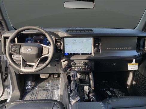 New 2025 Ford Bronco Badlands image 5