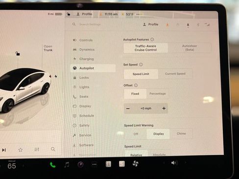 Used 2023 Tesla Model 3 Standard Range image 30