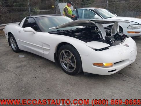Used 2002 Chevrolet Corvette Coupe w/ Preferred Equipment Group2 image 1