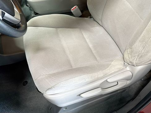 Used 2020 Toyota Sienna L image 17