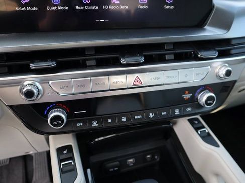 New 2025 Kia Telluride S image 42