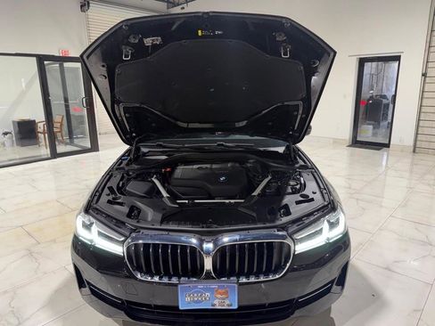 Used 2023 BMW 530i w/ Convenience Package image 4