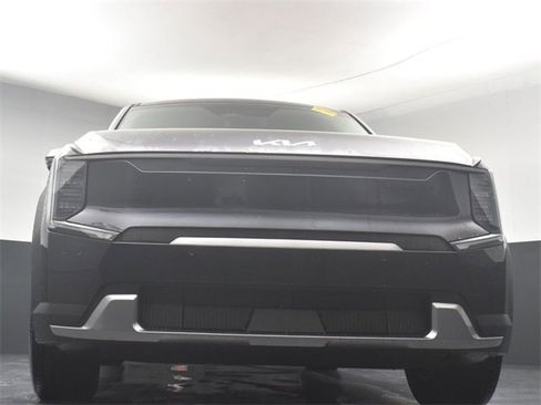 Certified 2026 Kia EV9 Light image 33