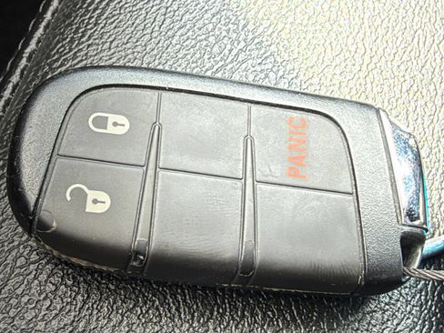 Used 2025 Jeep Compass Trailhawk AWD/4WD image 20