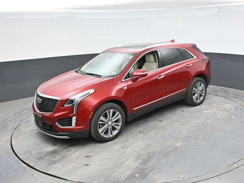 Used 2024 Cadillac XT5 Premium Luxury w/ Technology Package AWD/4WD image 15
